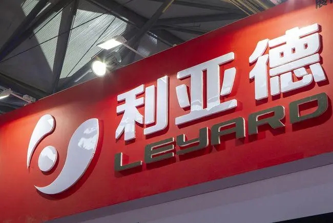 來賓利亞德-要做全球顯示領(lǐng)域?qū)＜遥衲暧唵我殉瓿踔贫ǖ?8億目標(biāo)